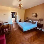 Πανσιόν Le Manoir Du Thouron 3*