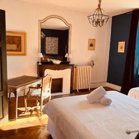 Πανσιόν Le Manoir Du Thouron