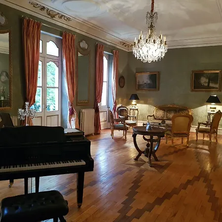 بيت ضيافة Le Manoir Du Thouron 3*