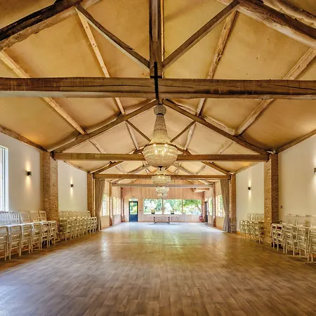 Le Manoir Du Thouron بيت ضيافة 3*