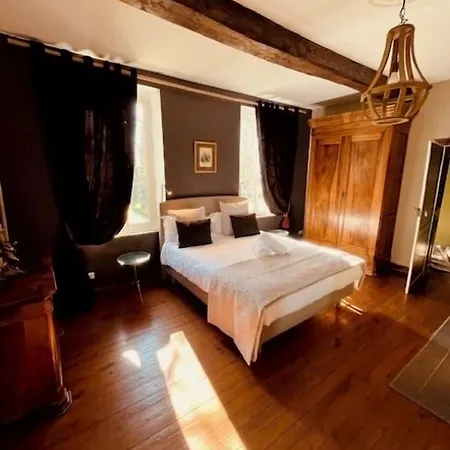 Le Manoir Du Thouron بيت ضيافة