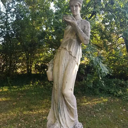 Le Manoir Du Thouron Гостевой дом