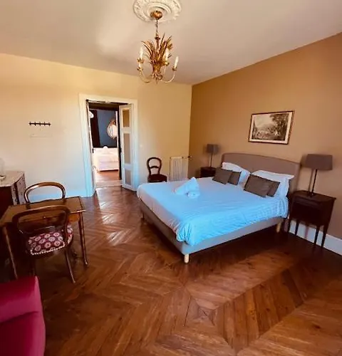 Maison d'hôtes Le Manoir Du Thouron 3*