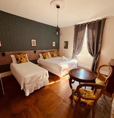 Maison d'hôtes Le Manoir Du Thouron 3*